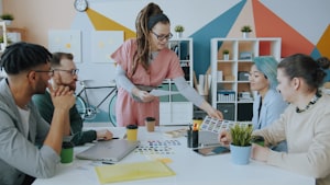 Equipo de A10web trabajando en diseño